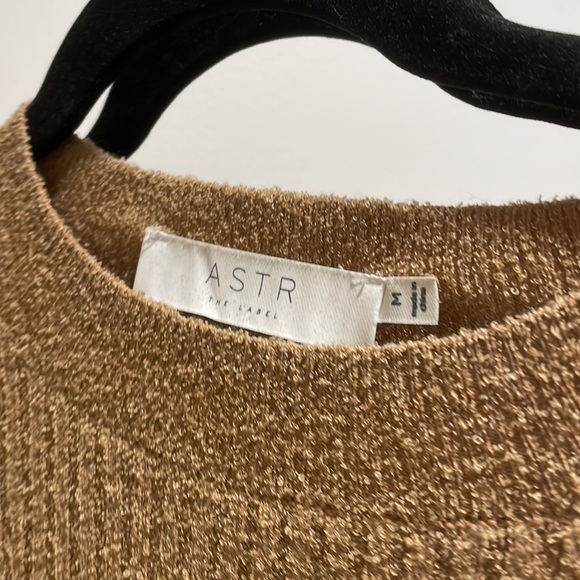 ASTR THE LABEL | PRESCOTT RIB KNIT BACKLESS SWEATER | CAMEL - Picture 9 of 9